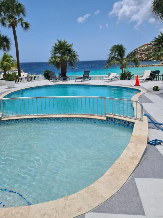 Blue Emerald On Blue Bay Beach Exterior foto